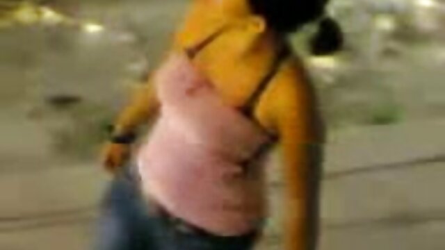 Loirinha sexy de táxi falsa em fatias de ganga com redes de peixe filme pornô ao vivo sexo e sapatos de salto alto