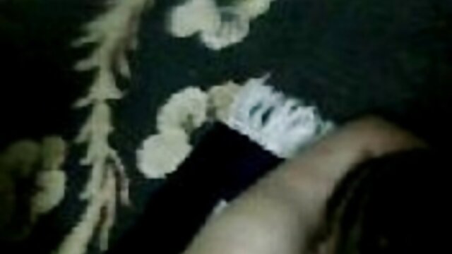 Femboy arestas com uma punheta quero vídeo de pornô ao vivo