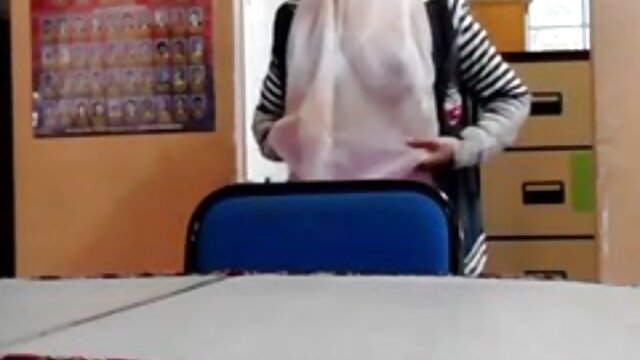 Casal negro africano vídeo pornô ao vivo online desfrutando de estudo