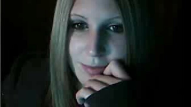 A adolescente Alaina videos porno da viviane Kristar tem um creampie saudável na vulva.