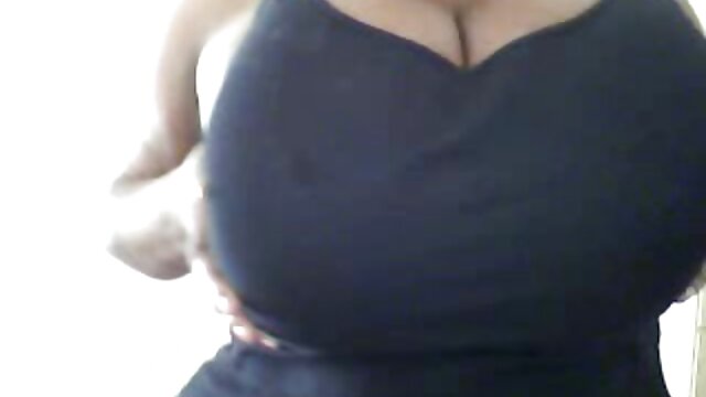 A Gia filme de pornô ao vivo agora Derza enche a Rata com a enorme erecção Negra.