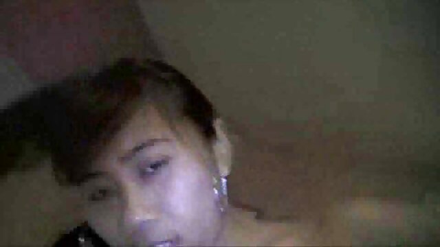 a porno amador ao vivo loura toda suja e suja leva salsichas carnudas de Homs meaty strapon na boca suja e Labia.