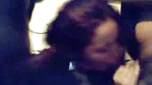 A mulherzinha Dinamarquesa irritou um quero ver vídeo de pornô ao vivo amigo no sofá.