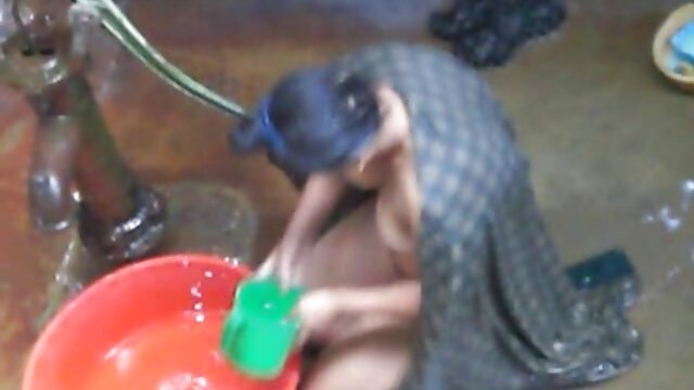 lésbica excitada, maricas, a chupar a rata um filme de pornô de sexo ao vivo do outro para ejacular.