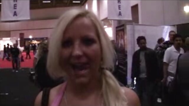 A Dollie vídeo pornô ao vivo grátis Darko tem as mamas grandes fodidas pela enorme tribo Negra.