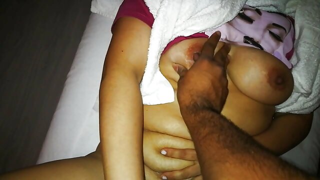 o avô foi apanhado a masturbar-se ver video de sexo online gratis com a minha enteada. ela deixa-o Foder com ela.